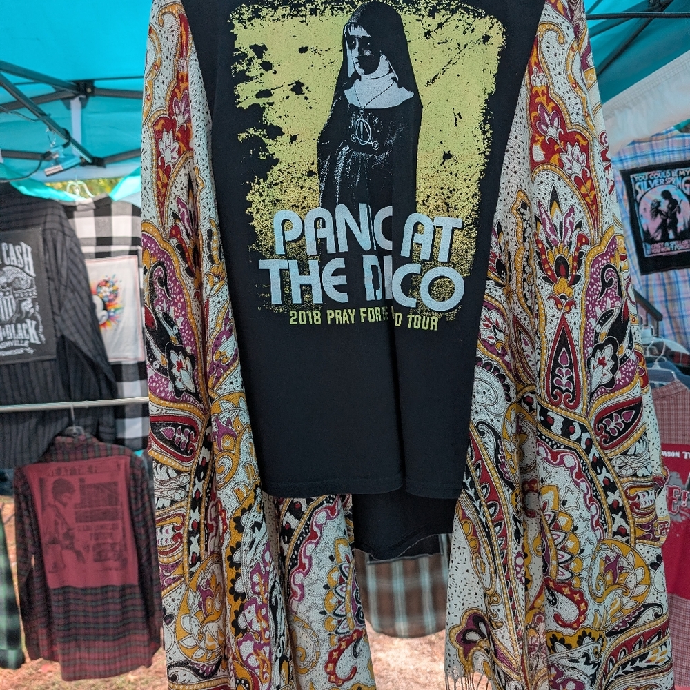 PANIC AT THE DISCO CONCERT Poncho Scarf T-shirt Hand Crafted Upcycled - Picture 8 of 9